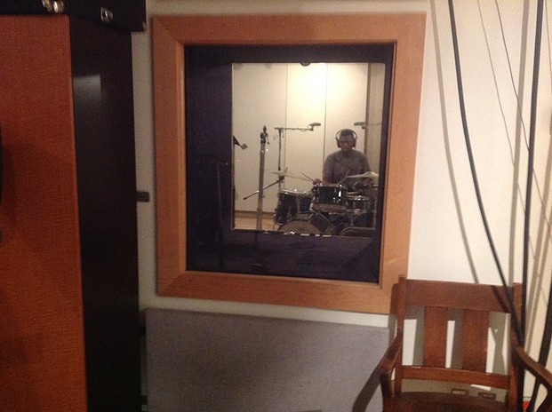 Drum : Faräntz Lee // Photo : Etienne Lessard